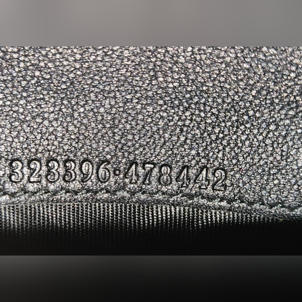 Gucci Signature Guccissima GC Wallet - Picture 2 of 10